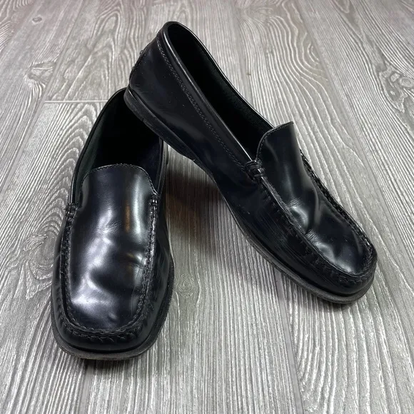 TODS Leather Driving Loafer - Quiet Luxury