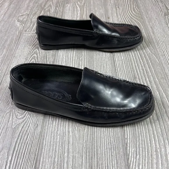 TODS Leather Driving Loafer - Quiet Luxury