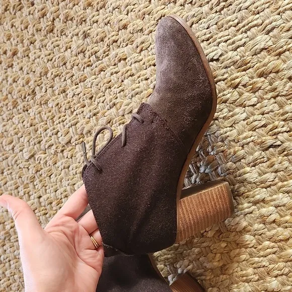 Tom's Rare Lunata Wool Brown Booties. Sz 9