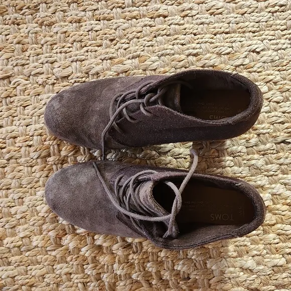Tom's Rare Lunata Wool Brown Booties. Sz 9