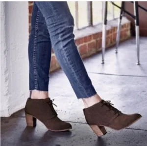 Tom's Rare Lunata Wool Brown Booties. Sz 9