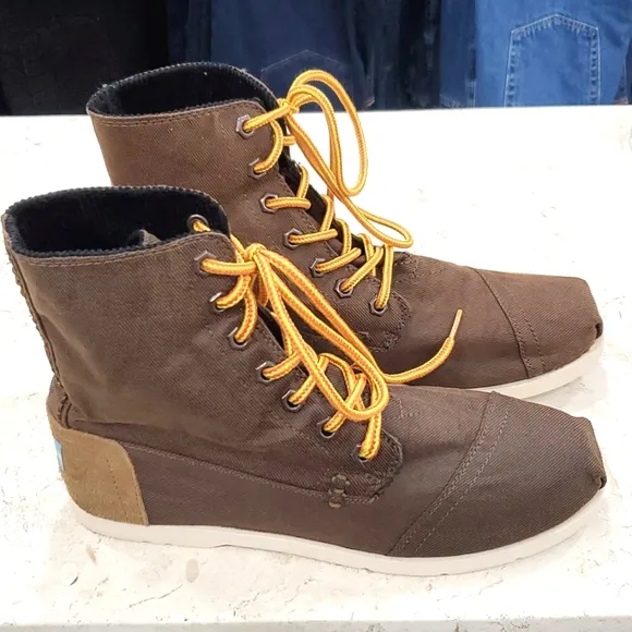 Toms shoes men's size 8 Brown canvas high top sneaker chukka boot suede accents