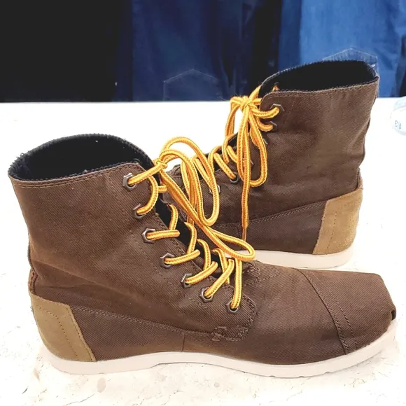 Toms shoes men's size 8 Brown canvas high top sneaker chukka boot suede accents