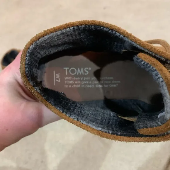 Toms Wedge Booties Tie Up Lace Suede Tan Brown Taupe Ankle Boots Like New Shoes