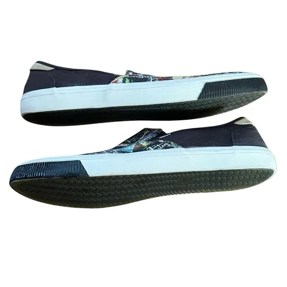 TOMS X MARVEL AVENGER BAJA SLIP ON CANVAS SHOES SIZE 14