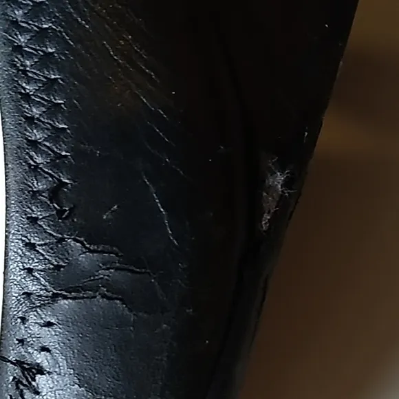 Tory Burch Black Leather shoes