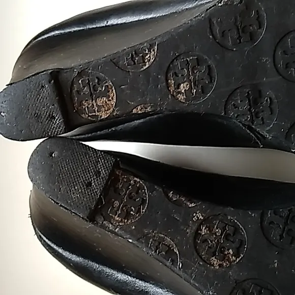 Tory Burch Black Leather shoes