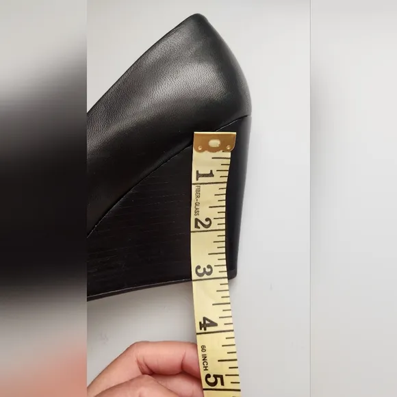 Tory Burch Black Leather Wedge Pump Size 7