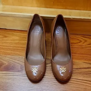 Tory Burch camel brown wedge shoes size 6.5