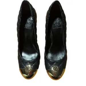 Tory Burch Kaitlin Wedge in Black and Gold- Size 7