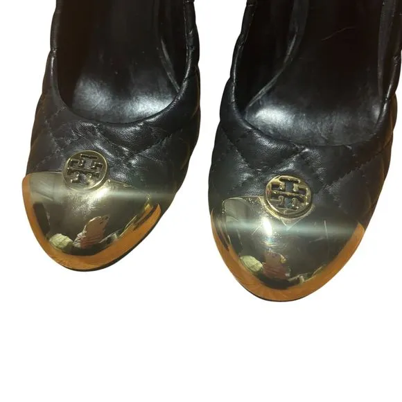 Tory Burch Kaitlin Wedge in Black and Gold- Size 7