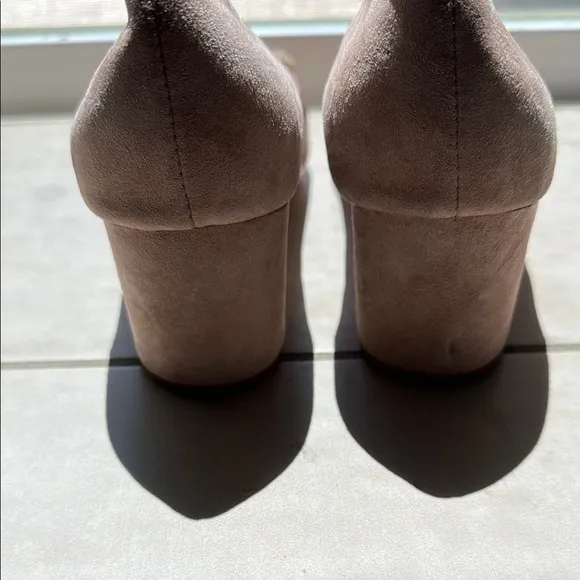 Tory Burch Pink Heeled Shoes with Sophisticated Design