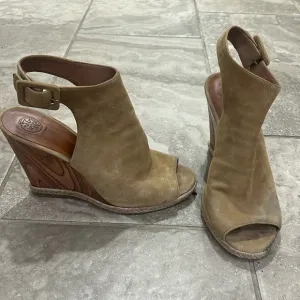 Tory Burch Shoe Size Tan &amp; brown Suede Wood Wedge Peep Toe Sandals sz 8.5M