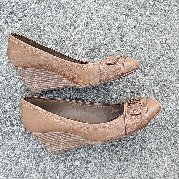 Tory Burch Women's Tan Leather Wedge Heel Flats Shoes Gold Hardware Designer 10