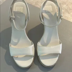 Tory Burch Ivory  Wedge Sandals 8.5