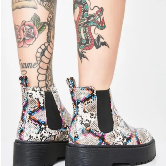 TOXIC TURN CHELSEA BOOTS