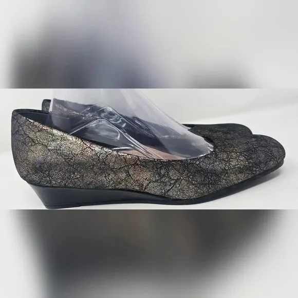 Trotters Women's Lauren Black/Metallic Pumps Wedge Shoes Size 10.5N