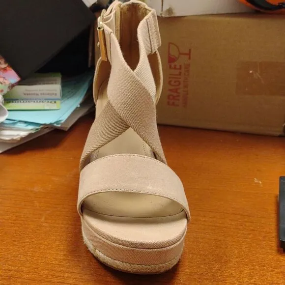 Ugg 9.5 Peach Rope Wedge