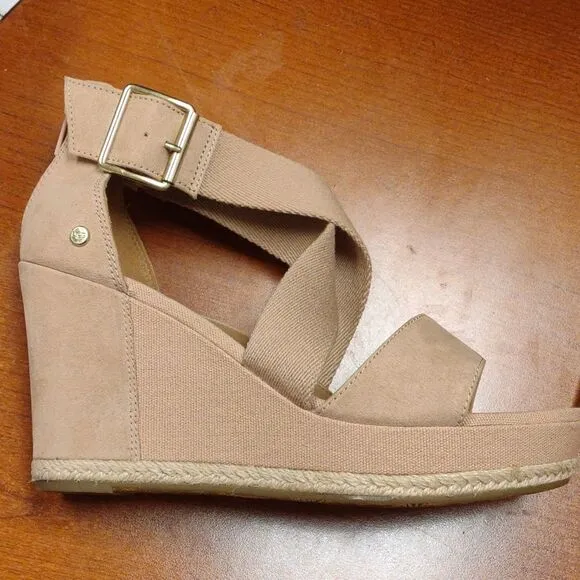 Ugg 9.5 Peach Rope Wedge