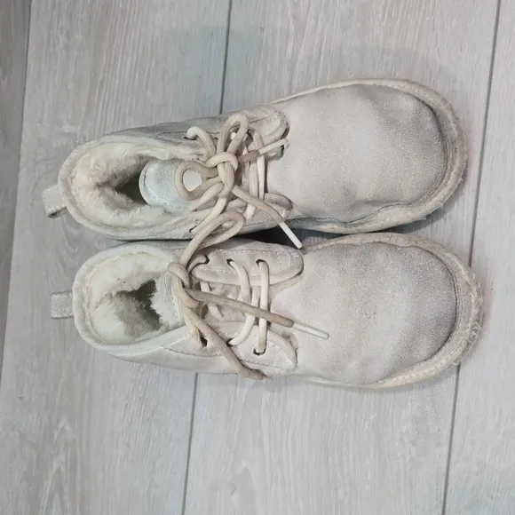 Ugg Australia Kids Girls High Top Leather Sheepskin sneakers shoes boots sz 1