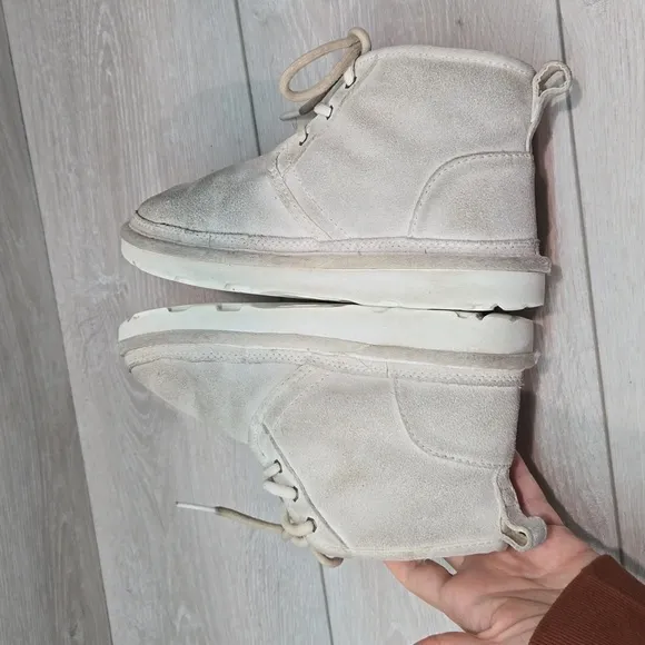 Ugg Australia Kids Girls High Top Leather Sheepskin sneakers shoes boots sz 1