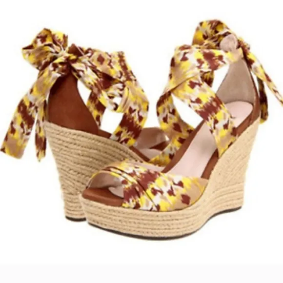 Ugg Australia Lucianna Wedge Sandal Shoes - Women`s