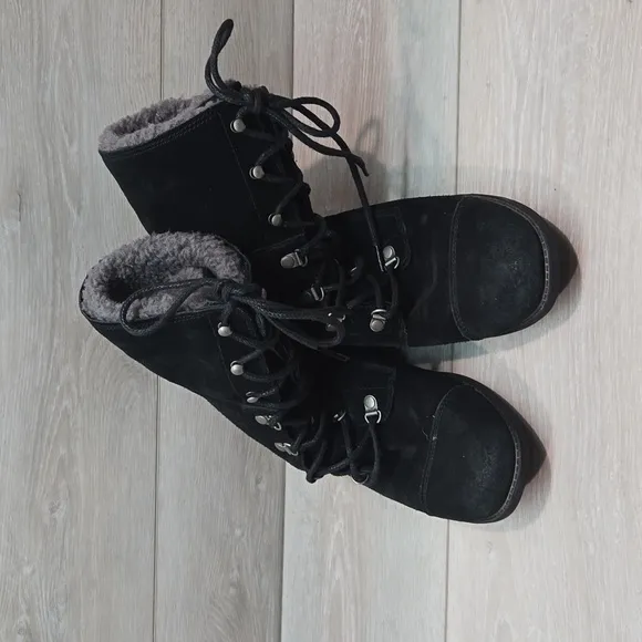 UGG Australia Women Gradin Combat Lace Up Leather Boots Chunky Shoes sz 7.5