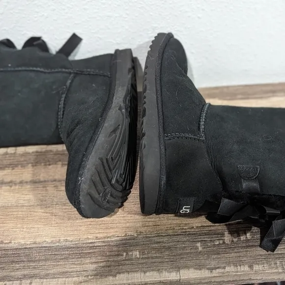 UGG Bailey 2 bow black boots, sz 5
