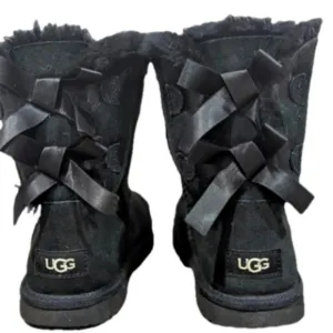 UGG Bailey 2 bow black boots, sz 5