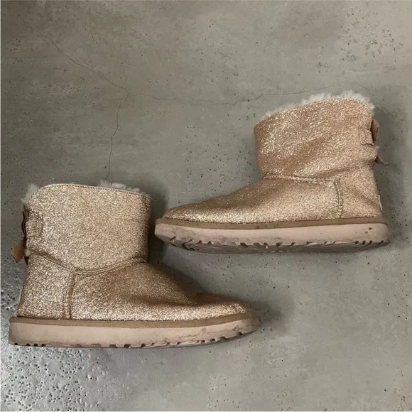 UGG Bailey Gold Sparkle Boots size 7 EUC $175  retail