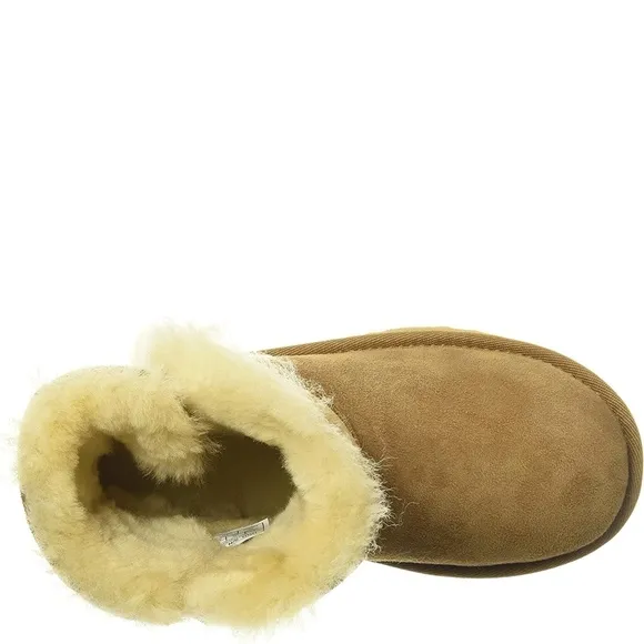 UGG Big Kids Bailey Button II Boots Chestnut Size 6K