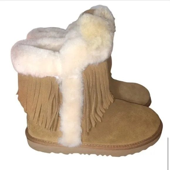 UGG BOOTS KIDS SIZE 2 CUTE BOOTS