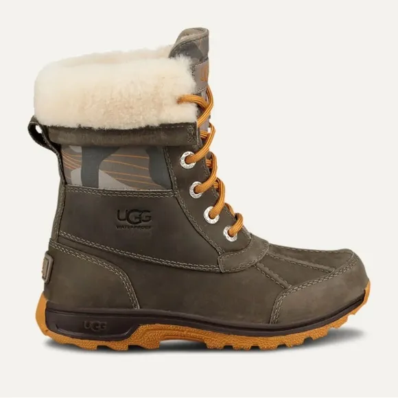 UGG Butte II Camo Boots / Boys Size: 12 / Item# 1065-3