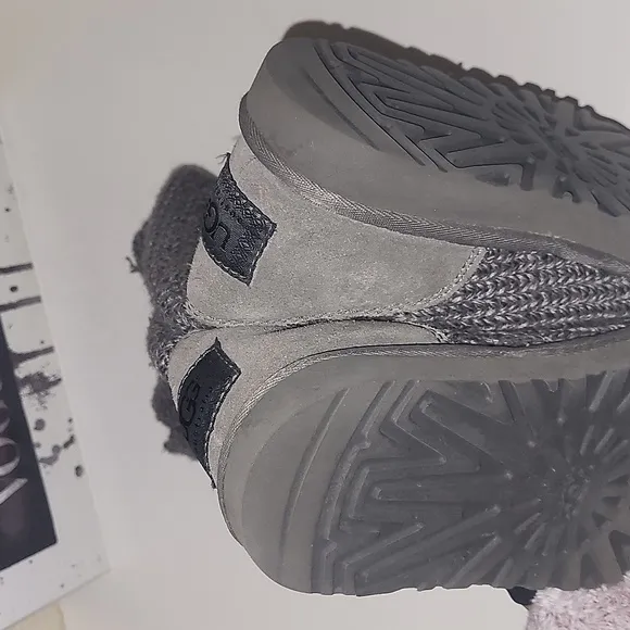 Ugg Cardy knit charcoal grey boots, sz 7, EU 38