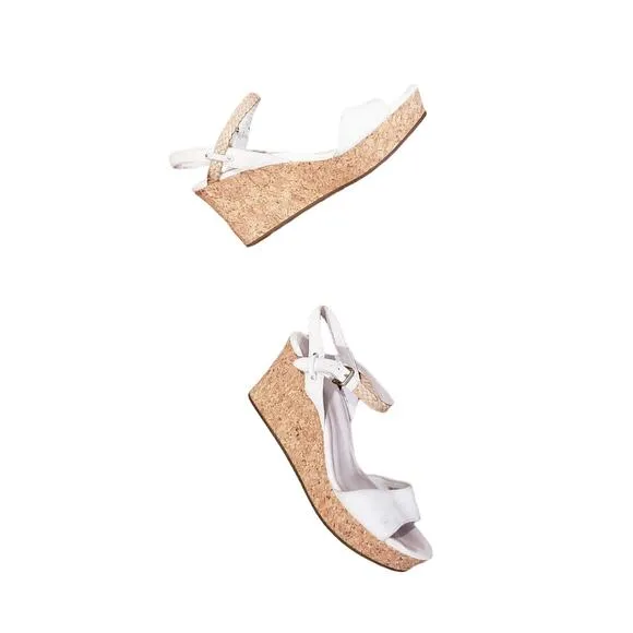 UGG D'Alessio Platform Wedge Sandals Tan Suede Size 10