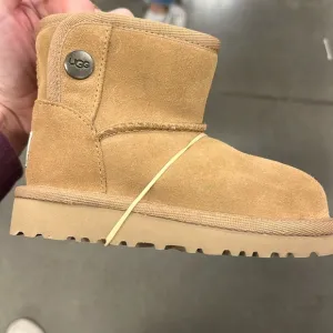 Ugg Jona Boots toddler size 7. Color Chestnut. Brand New.