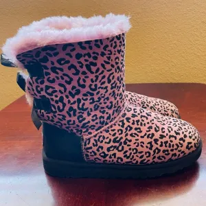 Ugg Kids Bailey Satin Bow Boots Lavender Leopard Size 4