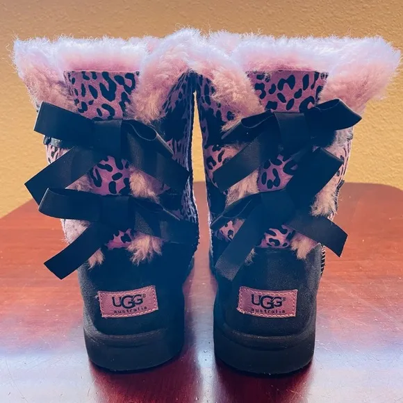 Ugg Kids Bailey Satin Bow Boots Lavender Leopard Size 4