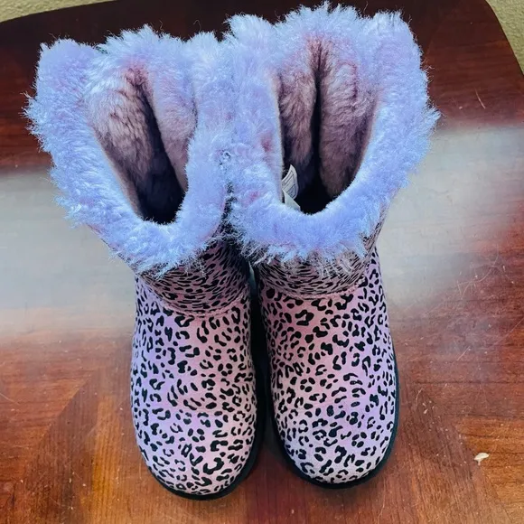 Ugg Kids Bailey Satin Bow Boots Lavender Leopard Size 4