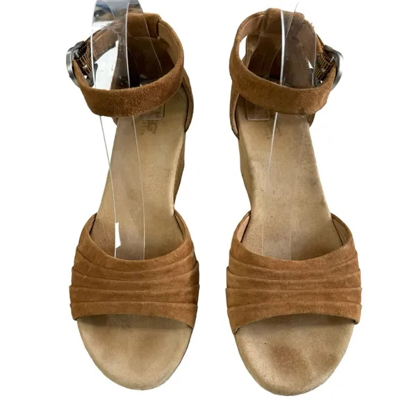 Ugg Leanne Suede Platform Wedge Ankle Strap Sandals in Chestnut Size 9