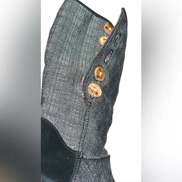 UGG LO PRO-BUTTON PLAID DOWN FLANNEL DENIM BOOTS WOMEN LOGO GRAY COLOR SIZE 5 **