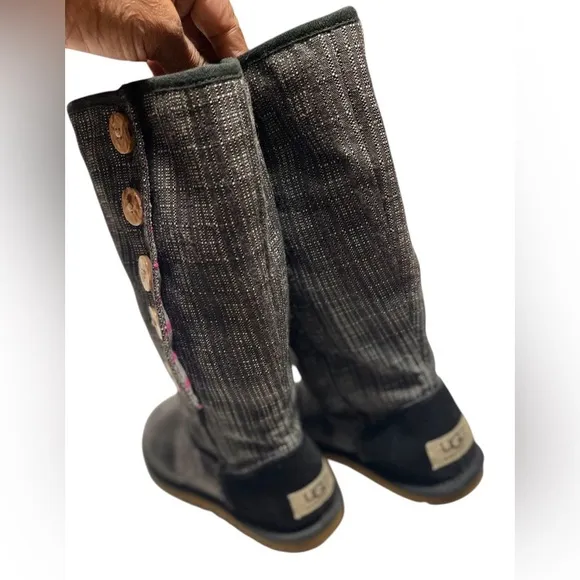 UGG LO PRO-BUTTON PLAID DOWN FLANNEL DENIM BOOTS WOMEN LOGO GRAY COLOR SIZE 5 **