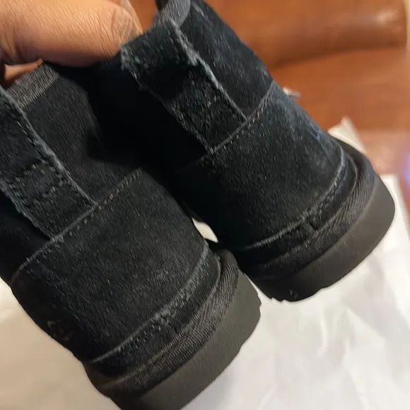 UGG NEUMEL S/N 1017320K KIDS WINTER BOOTS SIZE 4 BLACK COLOR
