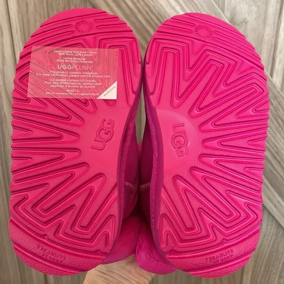 UGG NWT pink bailey bow maxi boots, baby girl size 7.