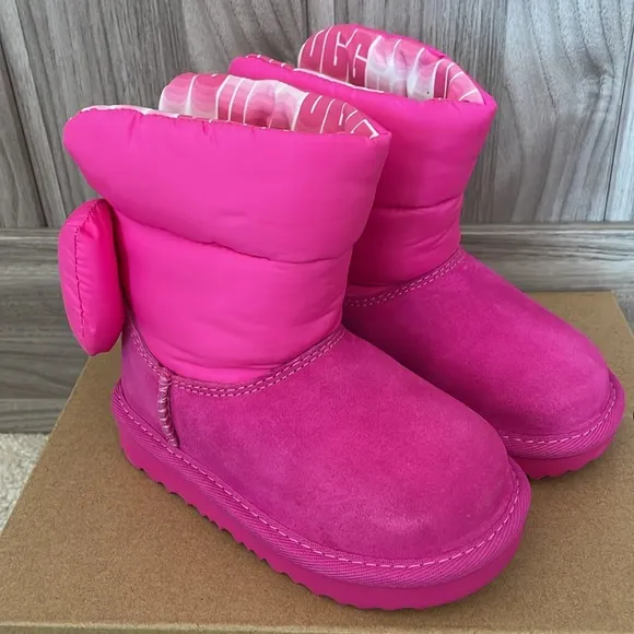 UGG NWT pink bailey bow maxi boots, baby girl size 7.