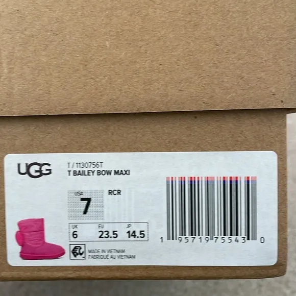 UGG NWT pink bailey bow maxi boots, baby girl size 7.