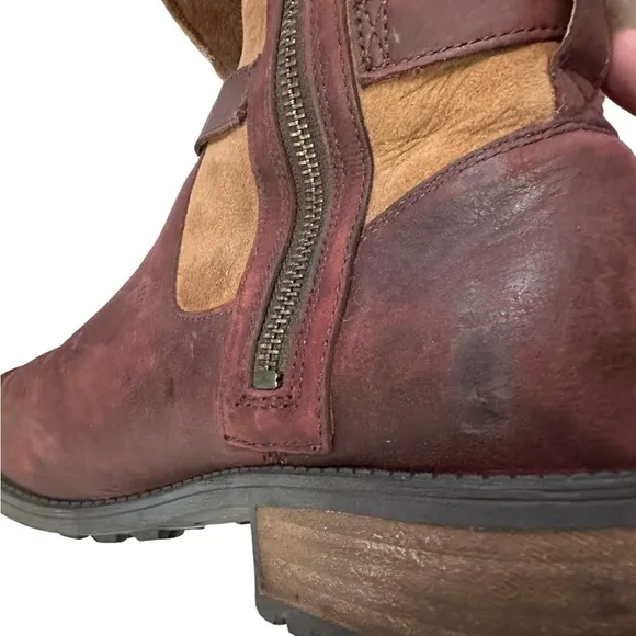 Ugg pernille modern moto convertible boot Size 9