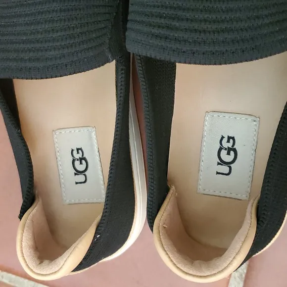 UGG Sammy Breeze Knit Black Sneaker Womens Size 7.5 NWOT