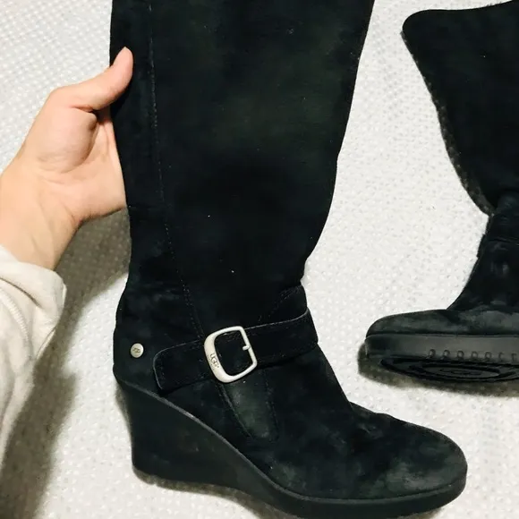 Ugg Shoes Seline Wedge Boots Black Suede with Sheepskin Lining |