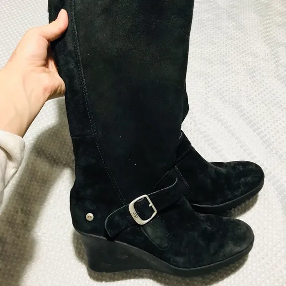 Ugg Shoes Seline Wedge Boots Black Suede with Sheepskin Lining |